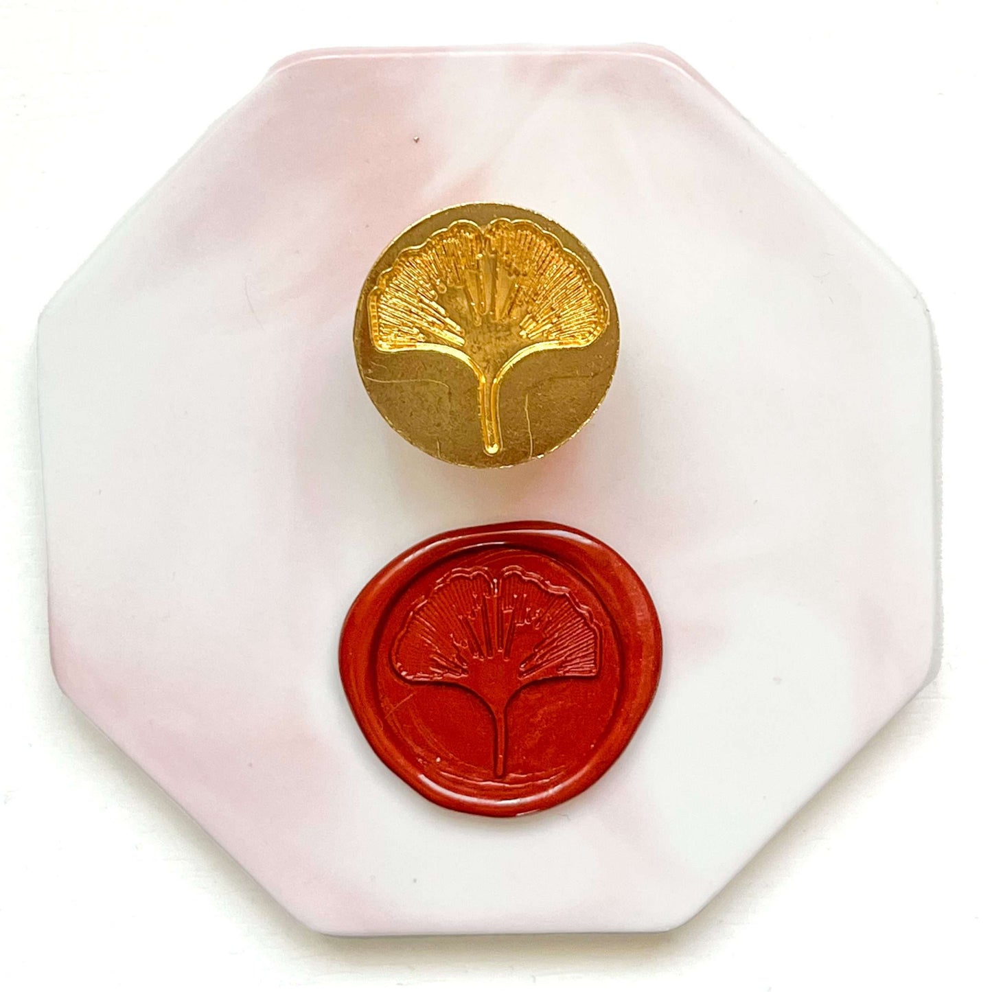 Sello diseño hoja Ginkgo biloba